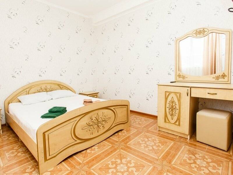 Фотографии номера Семейный номер с ванной в Гостинице Версаль 2 Адлер