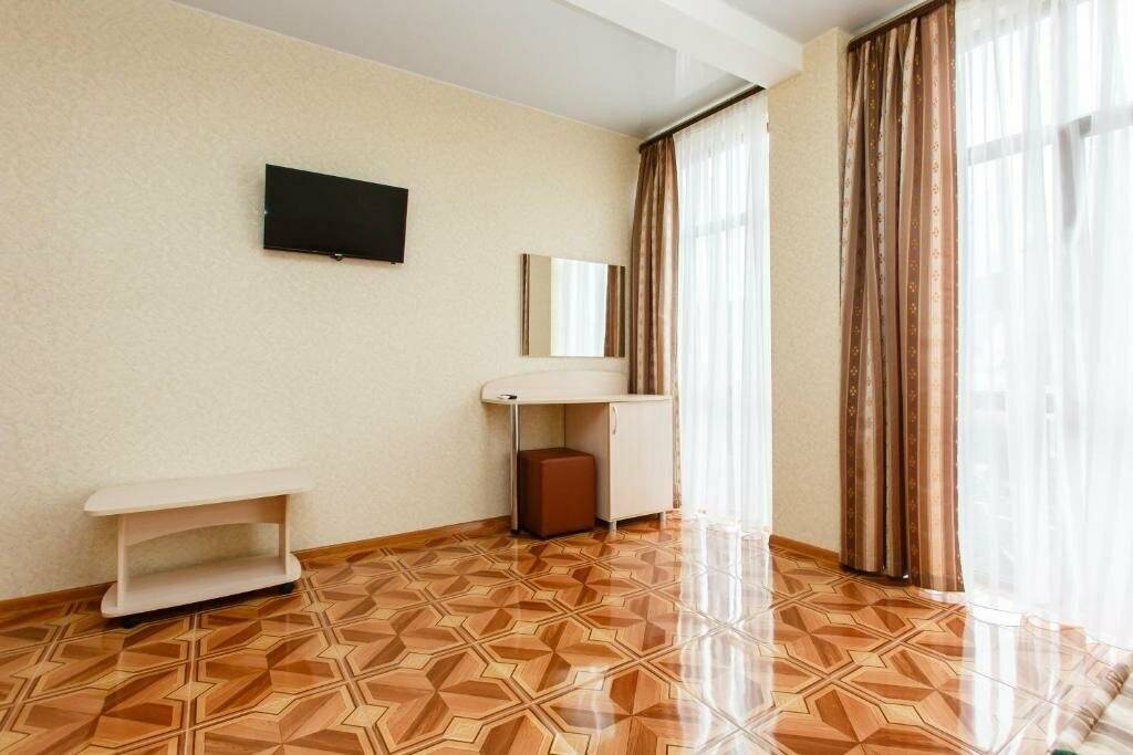 Фотографии номера Роскошный трехместный номер в Гостинице Версаль 2 Адлер