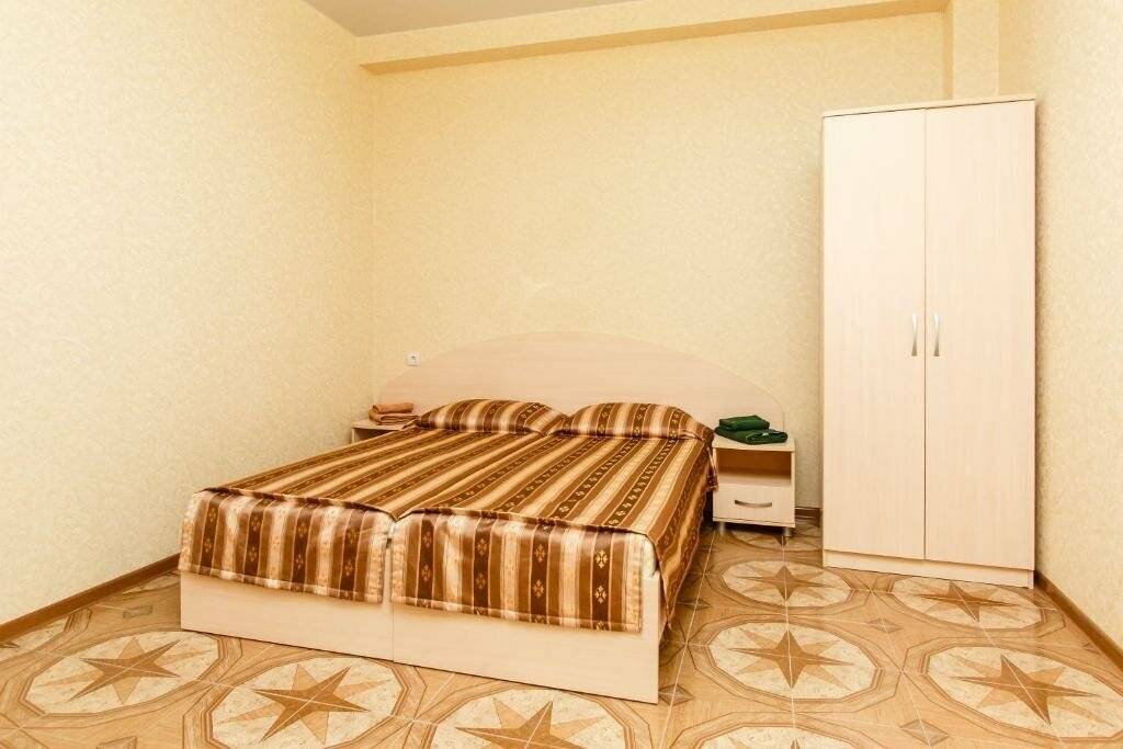 Фотографии номера Номер Делюкс с кроватью размера «king-size» в Гостинице Версаль 2 Адлер