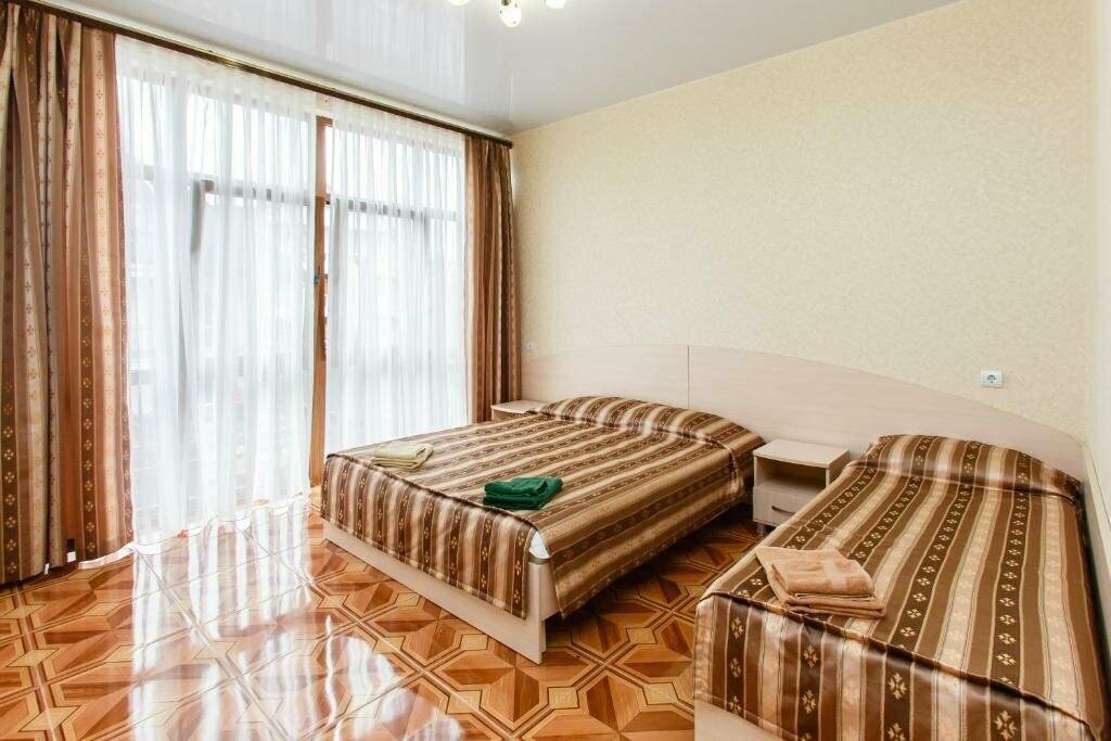 Фотографии номера Роскошный трехместный номер в Гостинице Версаль 2 Адлер