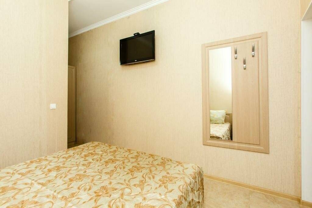 Фотографии номера Двухместный номер с 1 кроватью в Гостинице Версаль 2 Адлер