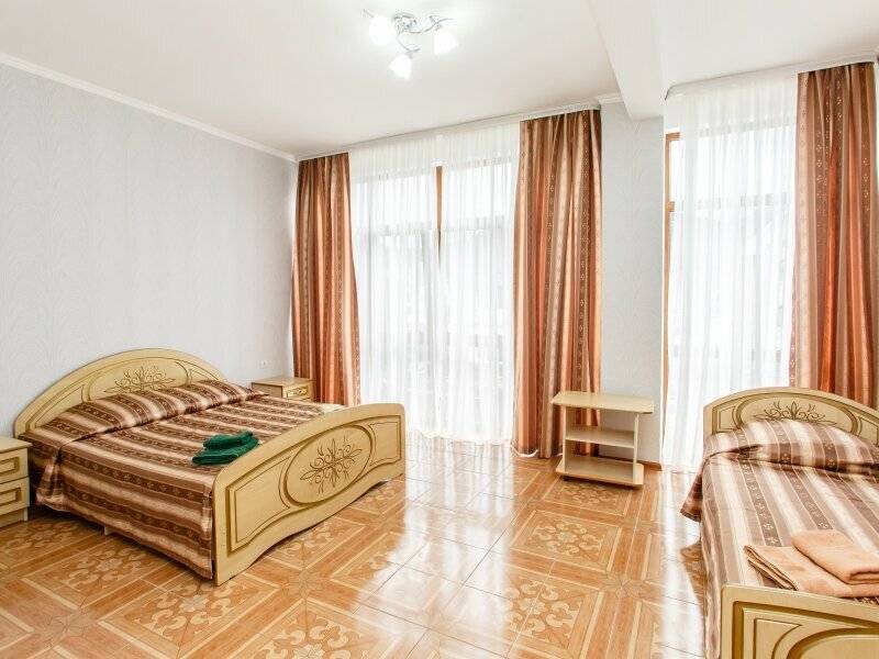 Фотографии номера Роскошный трехместный номер в Гостинице Версаль 2 Адлер